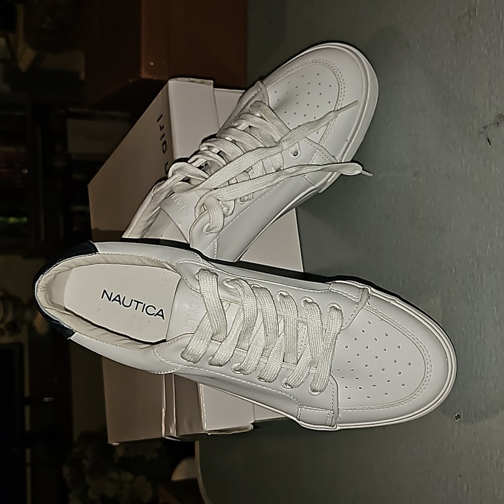 Náutica white sneakers